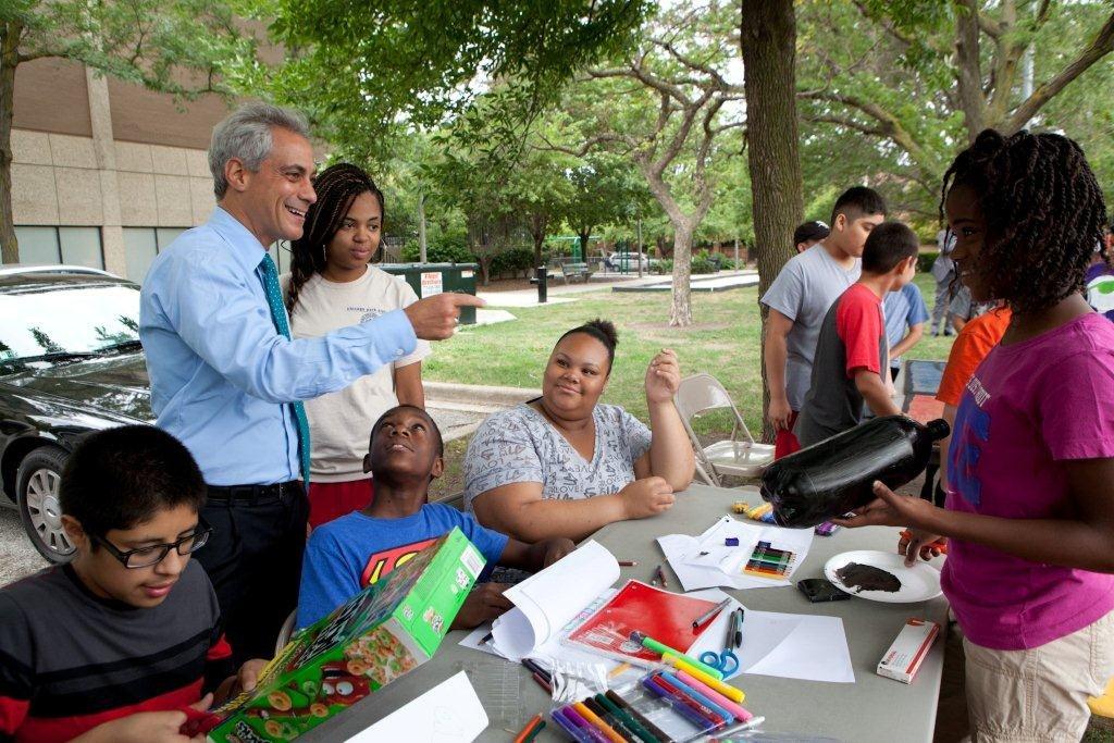 Students show the Mayor their Summer of Learning projects.